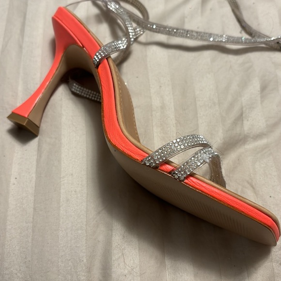 Strappy high heels - Picture 6 of 6